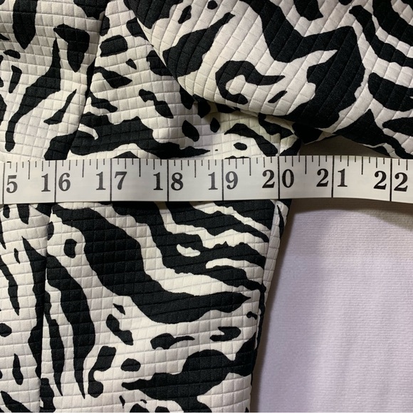 Liz Claiborne Animal Print Blazer/Jacket Size 12 - Picture 11 of 15